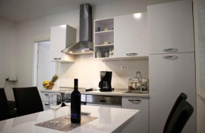  Apartman Holiday Baška Voda  Баска Вода